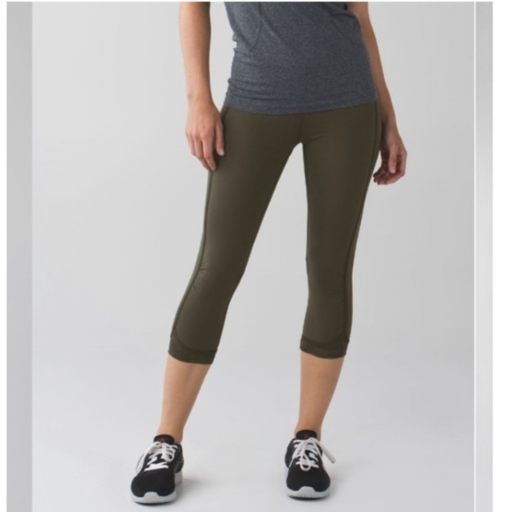 Lululemon Run for days Crop Deep Camo 4